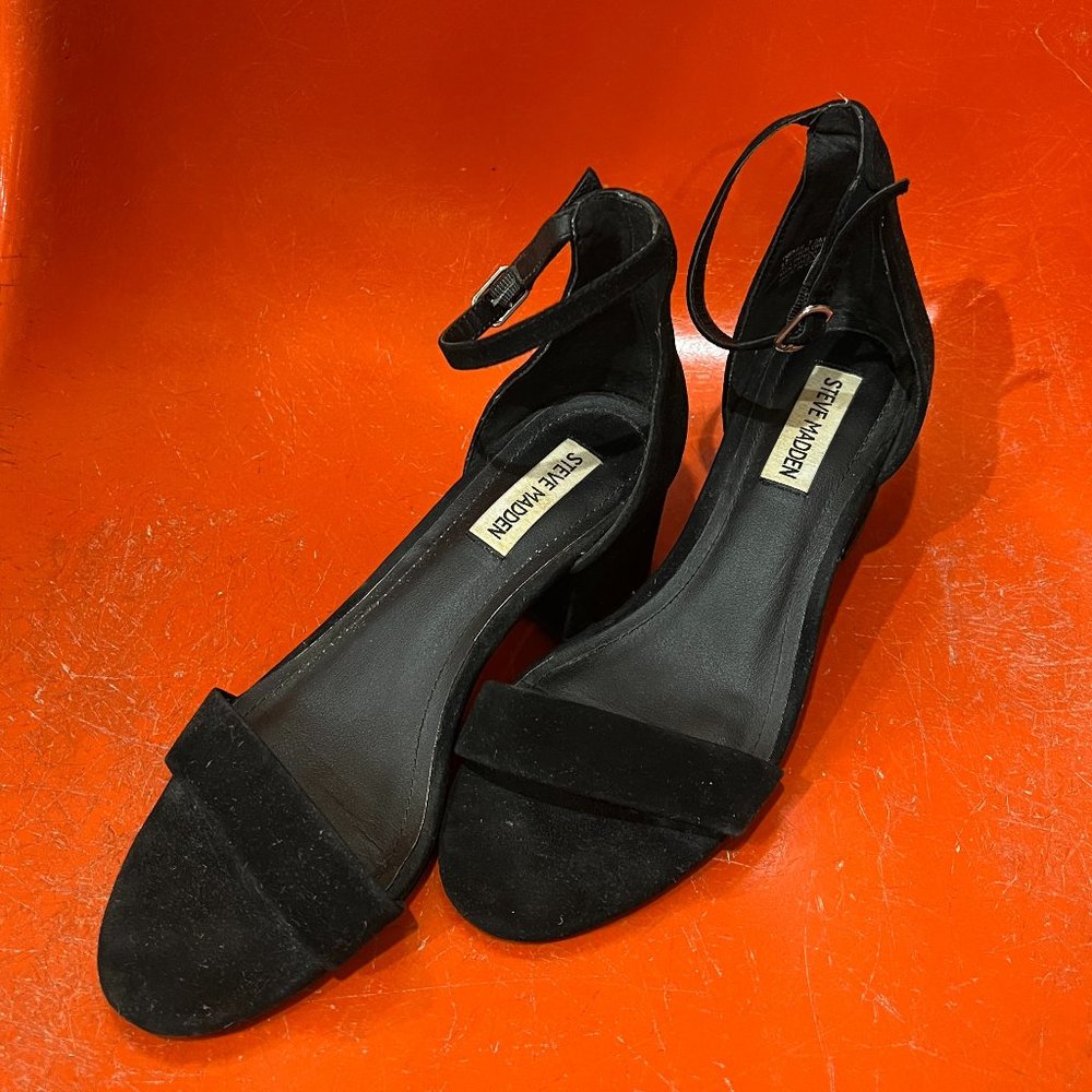 Steve Madden Irenee black suede sandals - Size 7